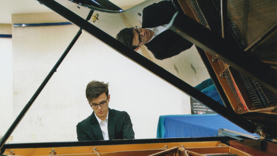 Simone Finotto apre la stagione della Toscanini con un recital a Villa Simonetta 